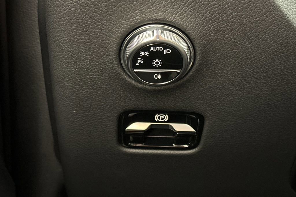 Certified 2023 Mercedes-Benz GLC 300 4MATIC image 35
