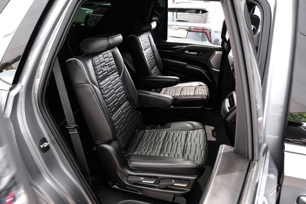 Used 2021 Cadillac Escalade Premium Luxury Platinum AWD/4WD image 43