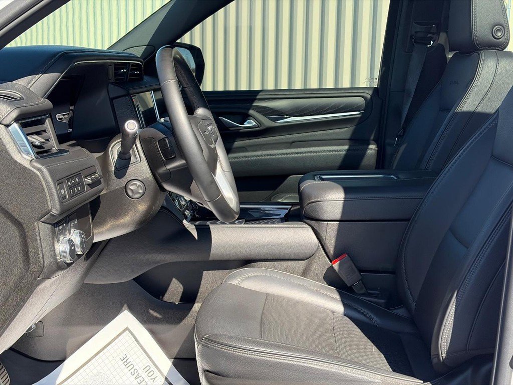 Used 2023 GMC Yukon Denali w/ LPO, Floor Liner Package image 20