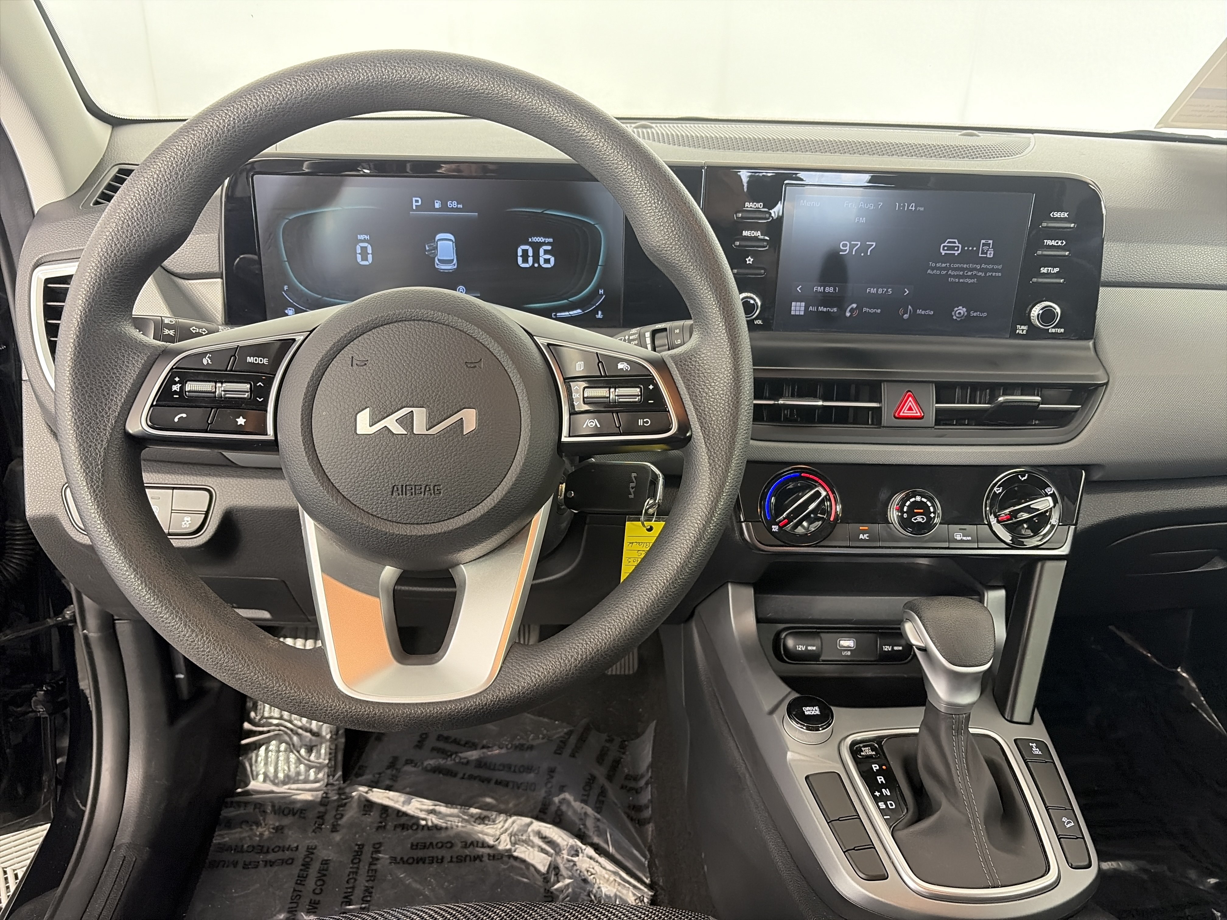 Used 2024 Kia Seltos LX AWD/4WD image 3