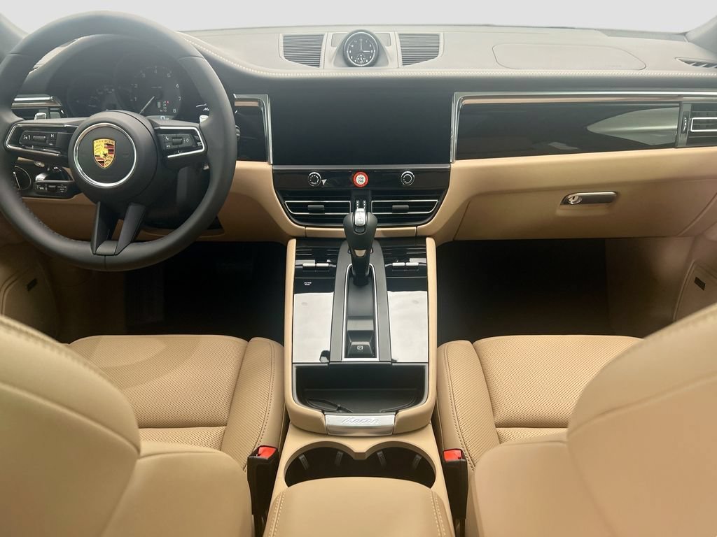 Used 2026 Porsche Macan AWD/4WD image 15