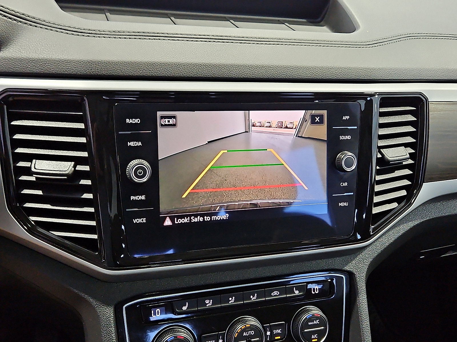 Certified 2023 Volkswagen Atlas SE w/ Panoramic Sunroof Package image 16