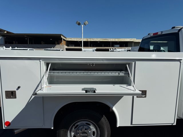 New 2026 Ford F250 XL w/ XL Chrome Package image 8