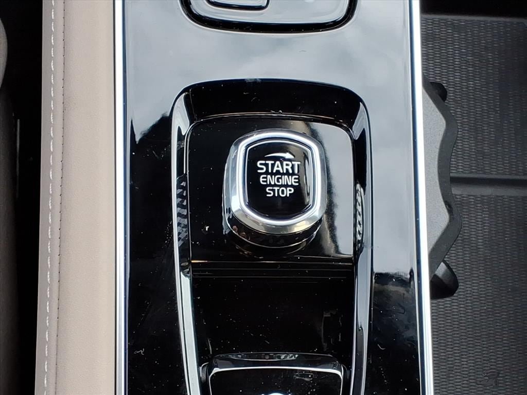 New 2026 Volvo XC90 B6 Plus AWD/4WD image 22