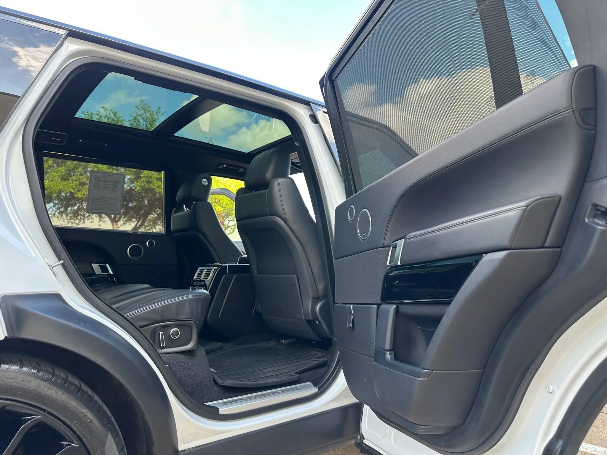 Used 2017 Land Rover Range Rover Long Wheelbase Supercharged AWD/4WD image 24