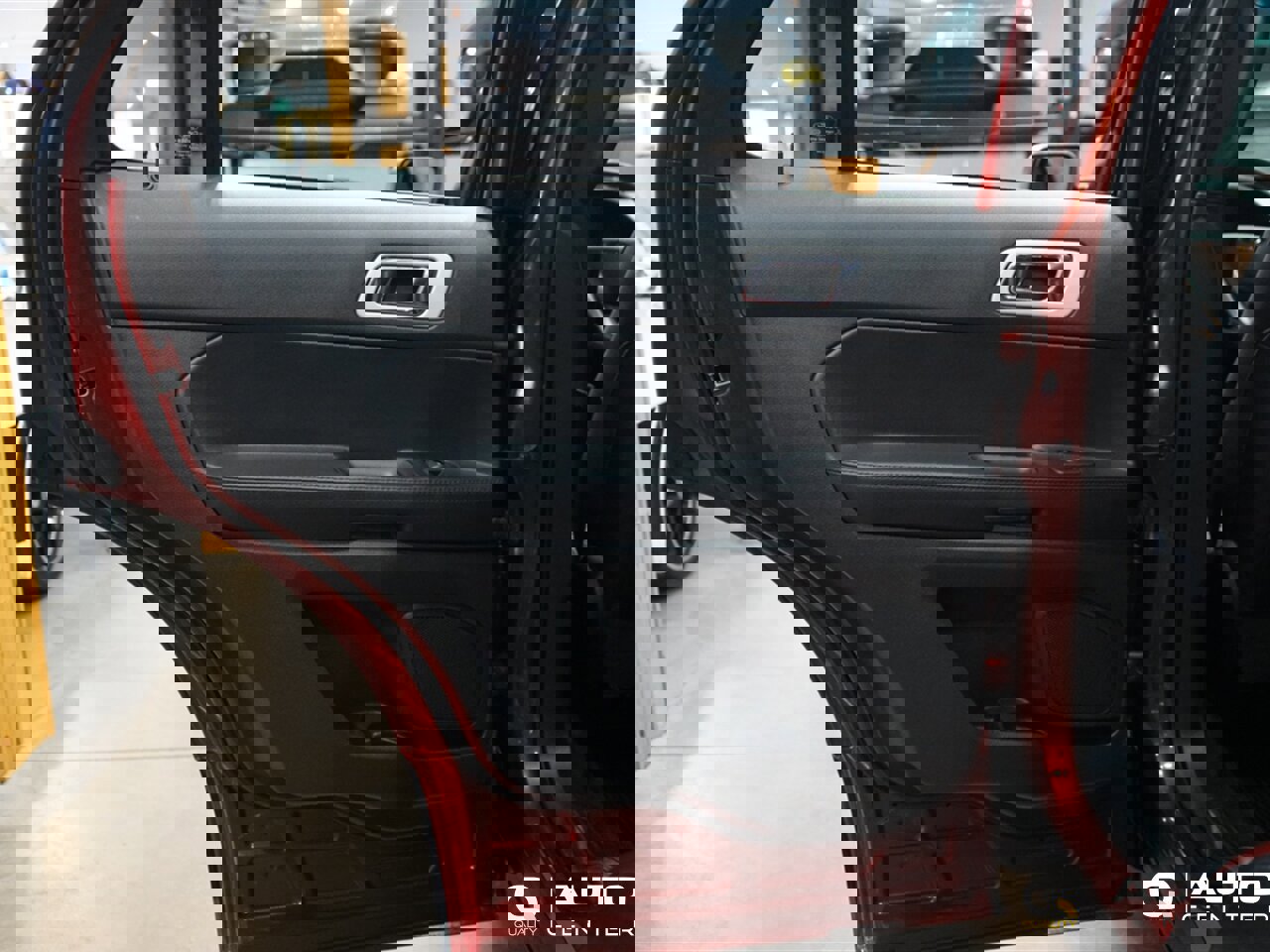 Used 2015 Ford Explorer Sport image 25