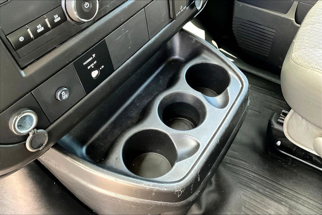 Used 2017 Chevrolet Express 2500 RWD image 20