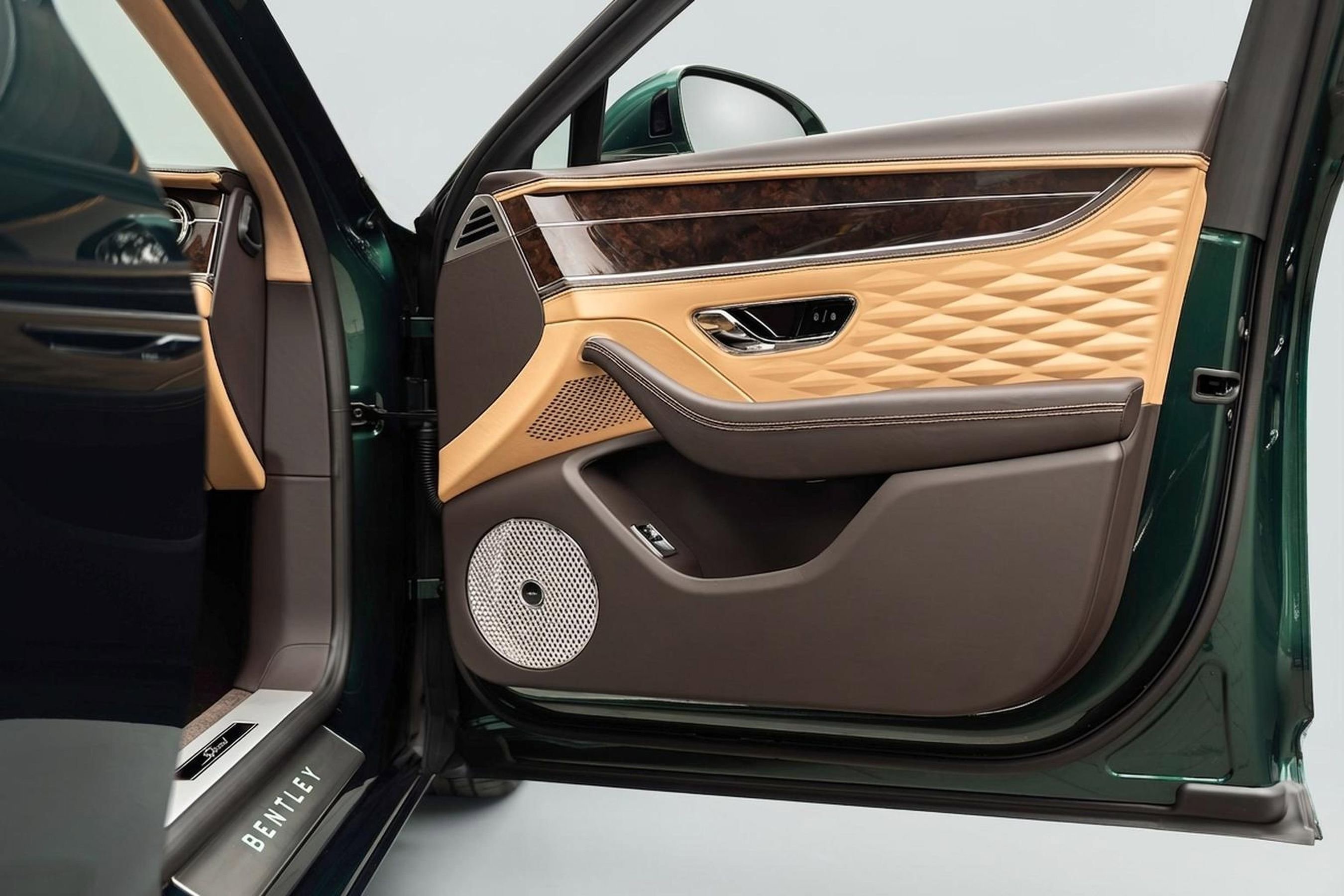 Certified 2023 Bentley Flying Spur W12 AWD/4WD image 20