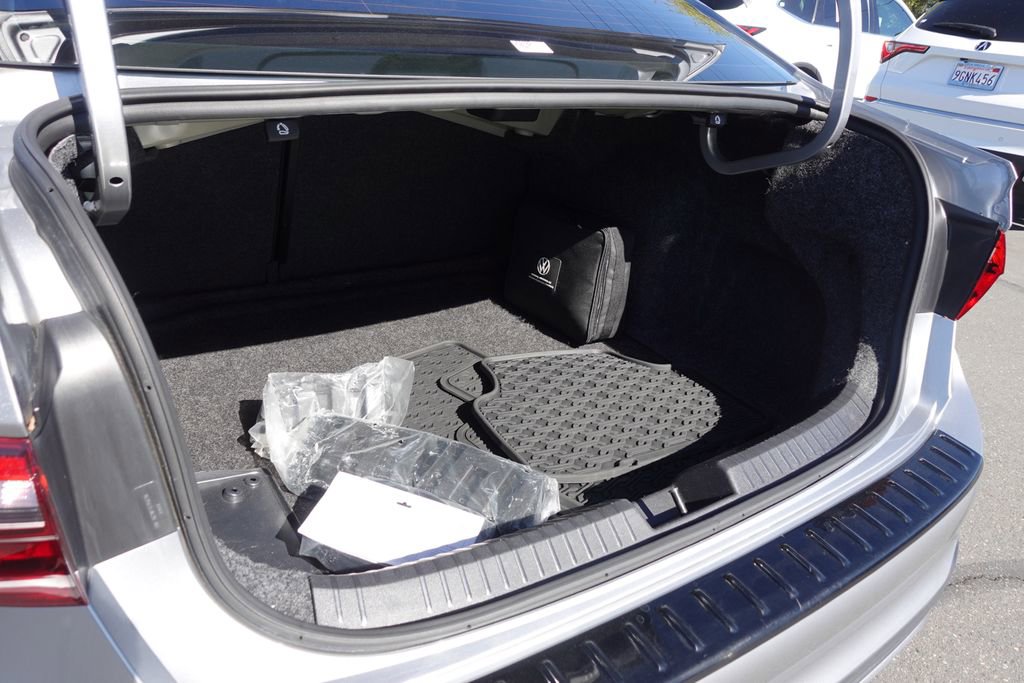 Used 2023 Volkswagen Jetta Sport image 26