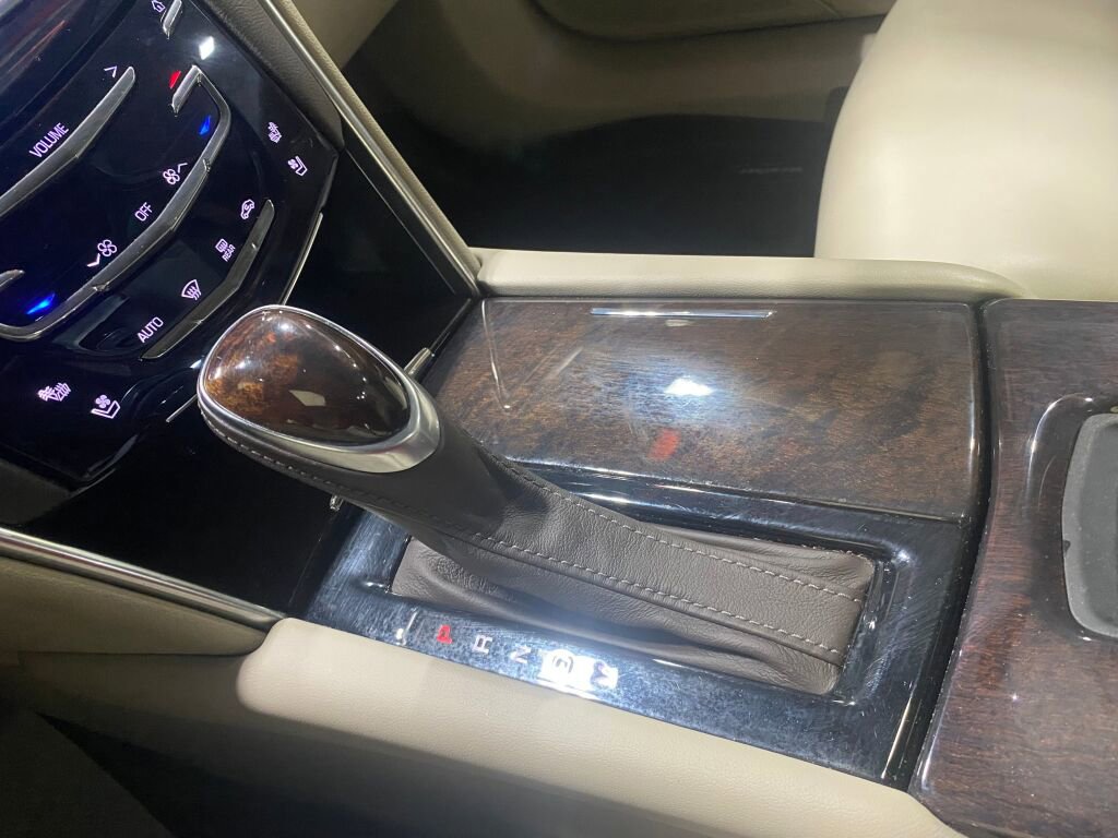 Used 2014 Cadillac XTS Platinum image 13