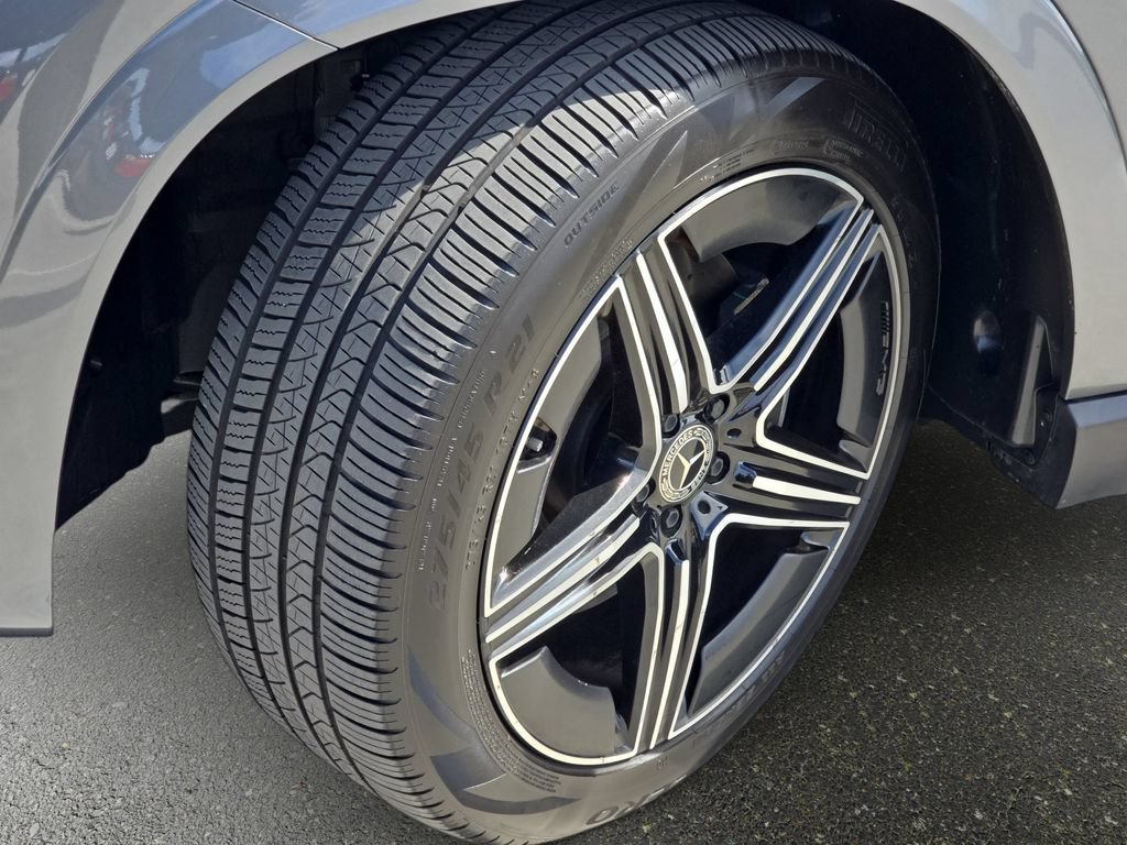 Used 2025 Mercedes-Benz GLE 450e 4MATIC image 36