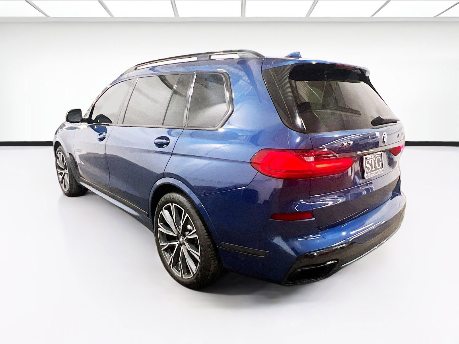Used 2021 BMW X7 M50i image 6