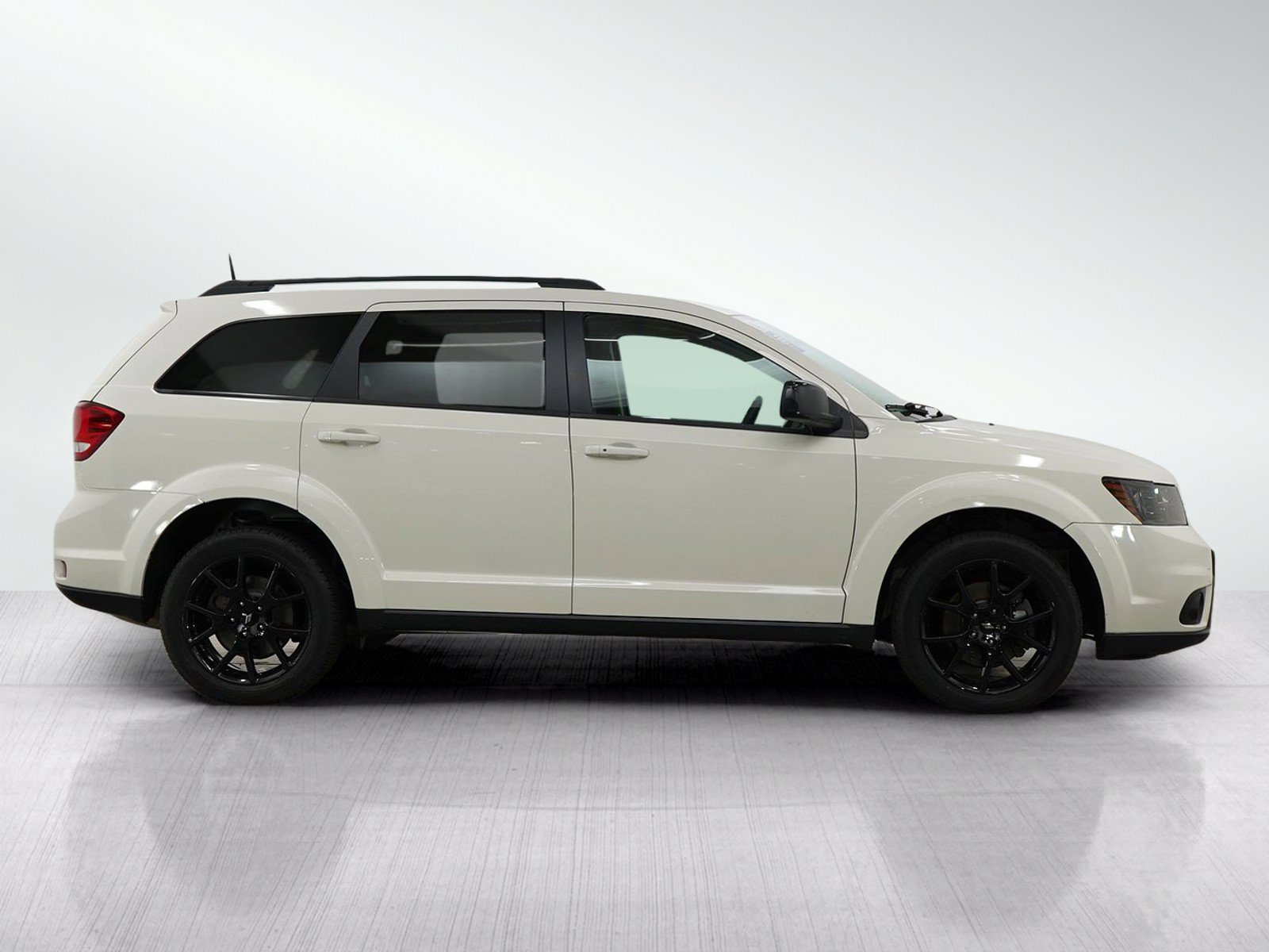 Used 2019 Dodge Journey SE w/ Blacktop Package FWD image 6