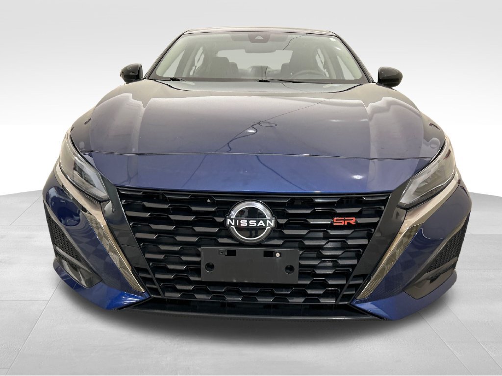 Used 2024 Nissan Altima 2.5 SR FWD image 9
