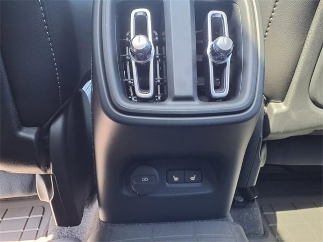 Used 2023 Volvo XC40 B5 Plus w/ Protection Package Premier image 12