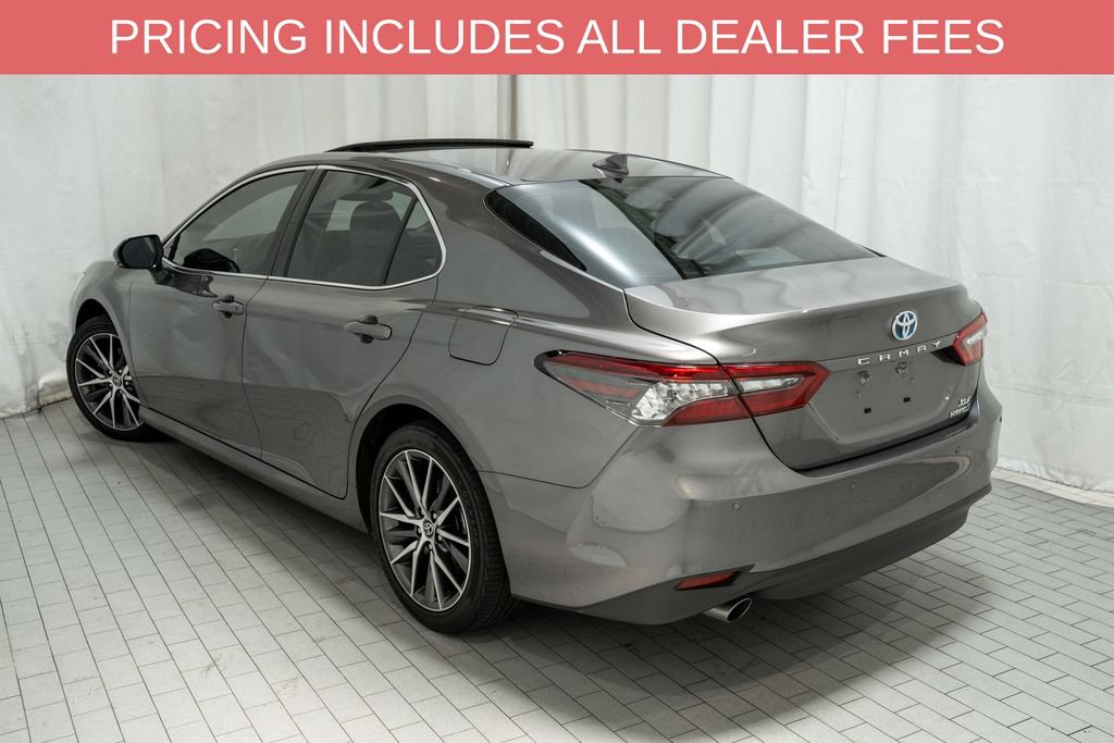 Used 2022 Toyota Camry XLE w/ Navigation Upgrade Package FWD image 3