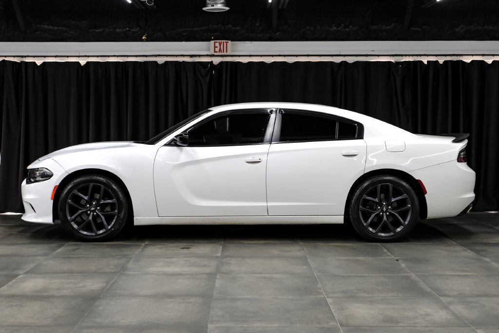 Used 2020 Dodge Charger SXT RWD image 11