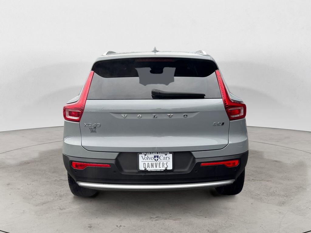 Certified 2025 Volvo XC40 B5 Core image 5