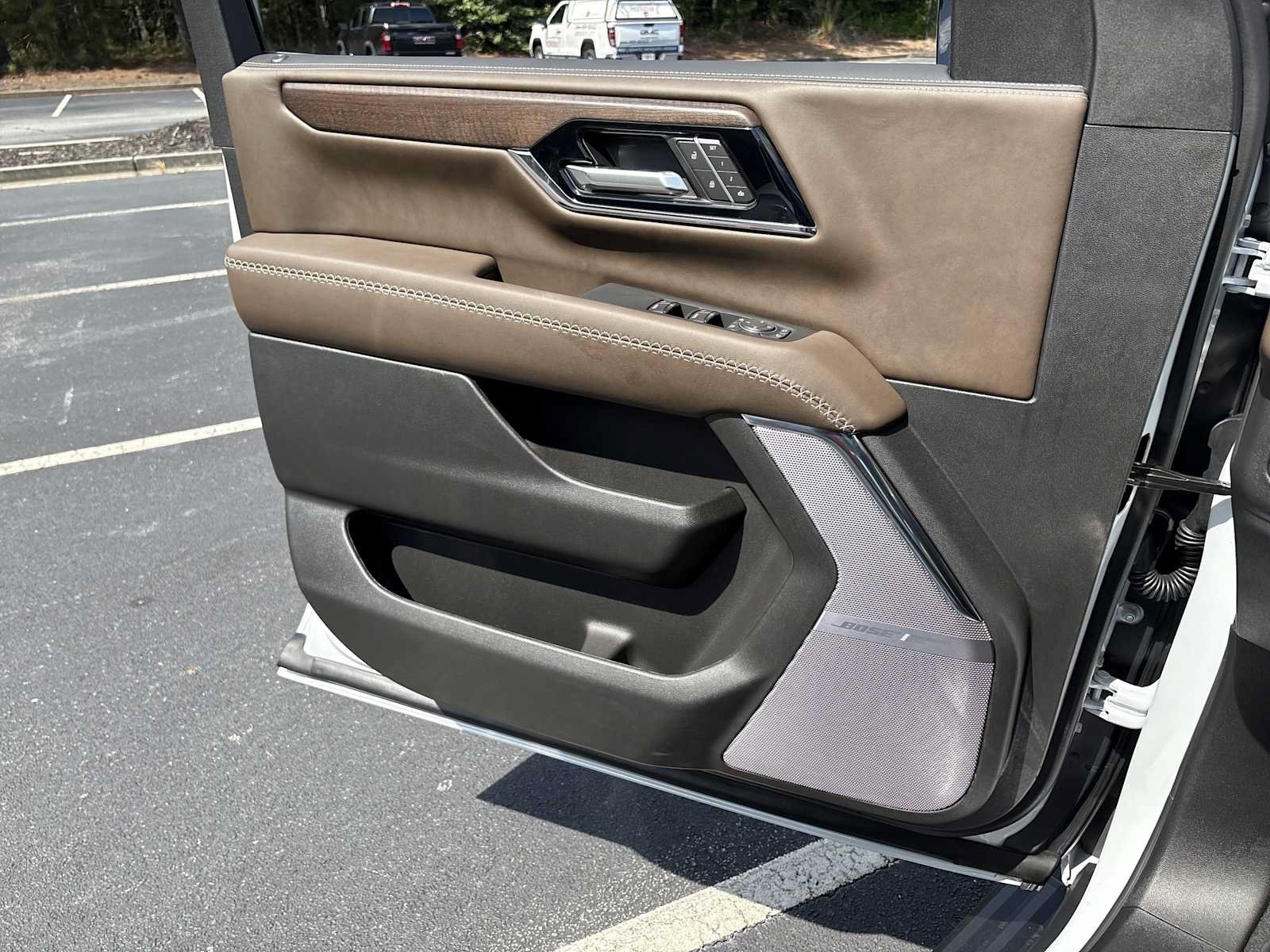 New 2026 GMC Yukon XL Denali Ultimate AWD/4WD image 13