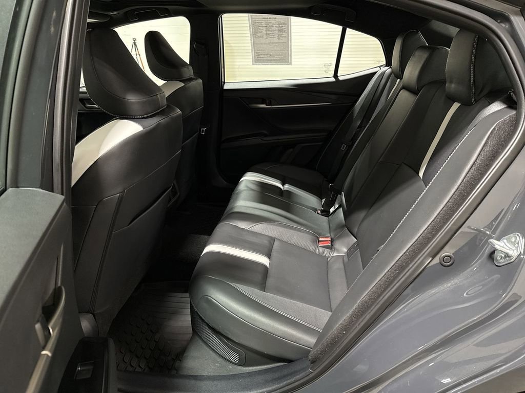 Used 2025 Toyota Camry SE w/ Convenience Package image 23