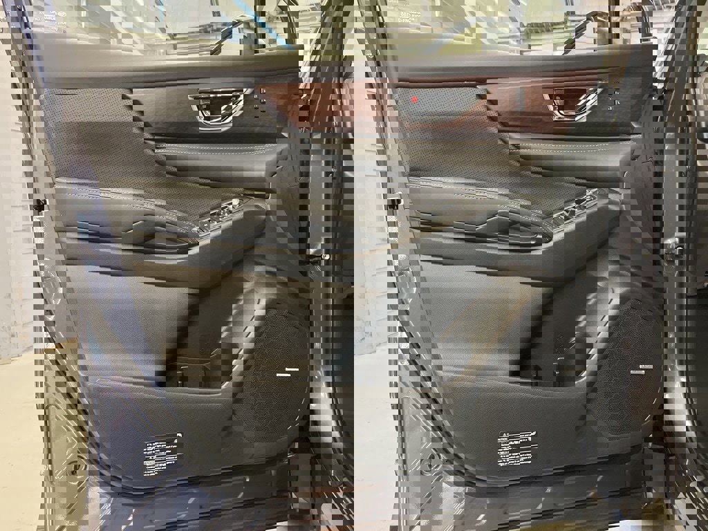 Used 2024 Subaru Ascent Touring image 9