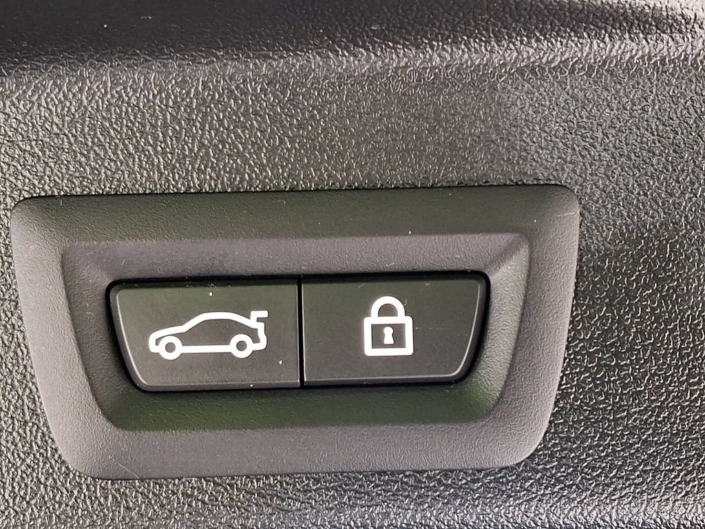 Used 2022 BMW X5 M50i AWD/4WD image 29