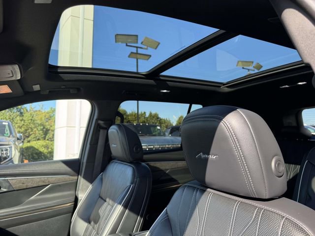 Used 2025 Buick Enclave Avenir w/ Super Cruise Package image 15