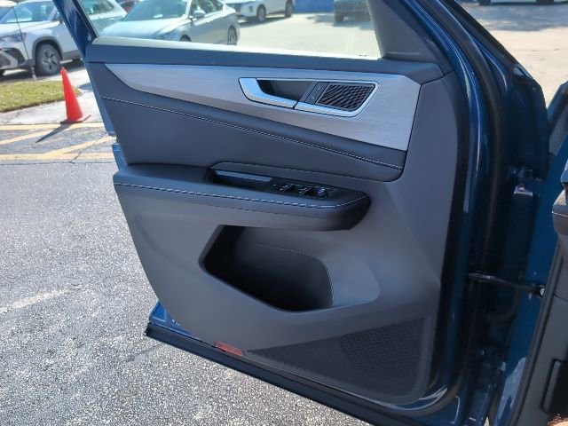 Used 2025 Volkswagen Atlas Cross Sport SE image 20