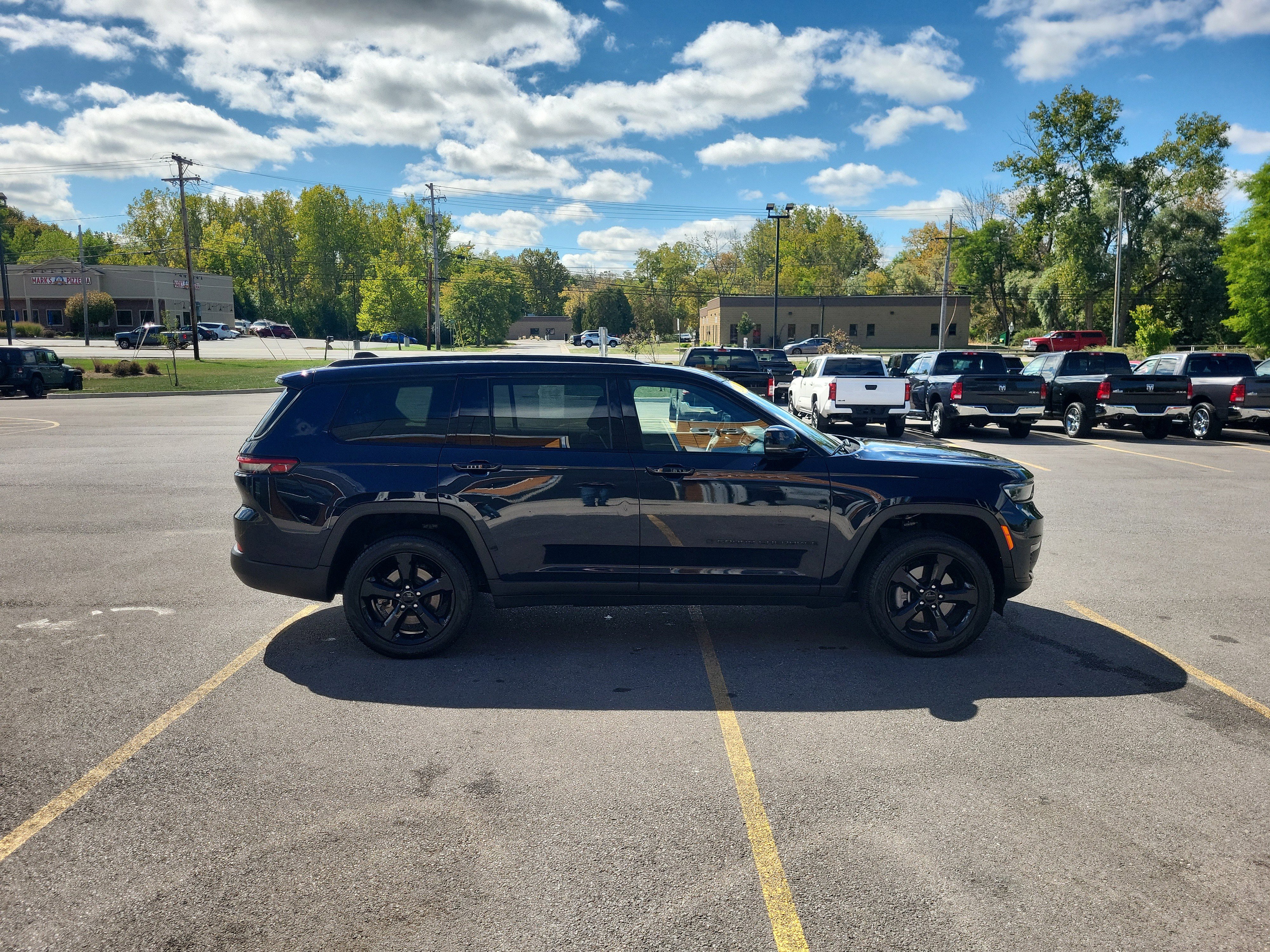 Used 2024 Jeep Grand Cherokee L Limited w/ Black Appearance Package image 14