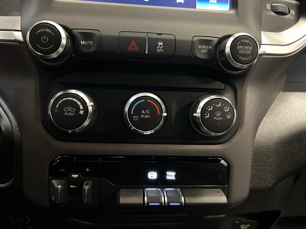 Used 2022 RAM 2500 Big Horn w/ Cold Weather Group image 14