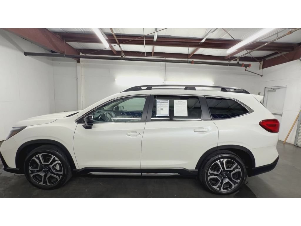 Used 2024 Subaru Ascent Limited w/ Technology Package AWD/4WD image 5