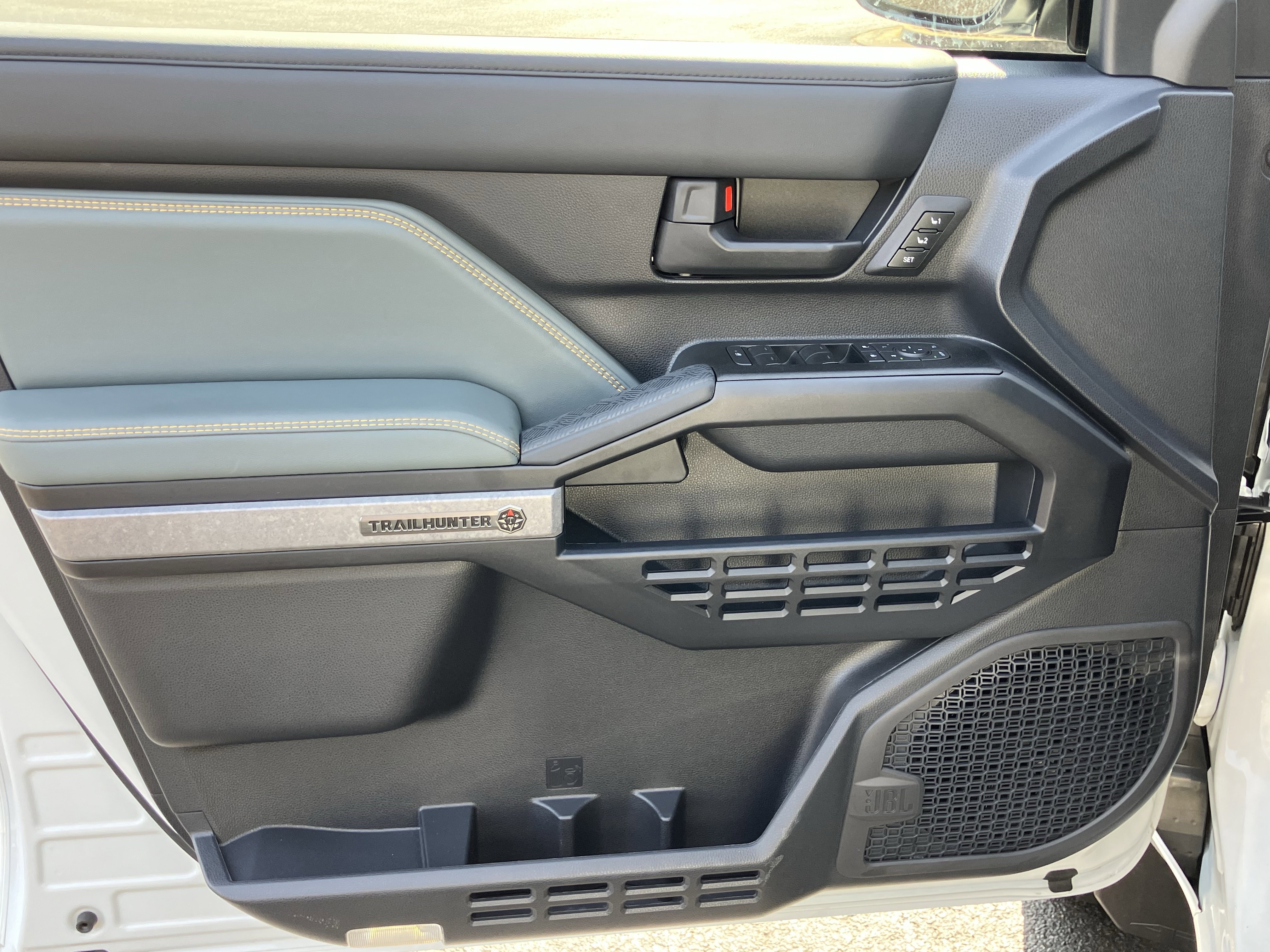 Used 2025 Toyota 4Runner Trailhunter image 15
