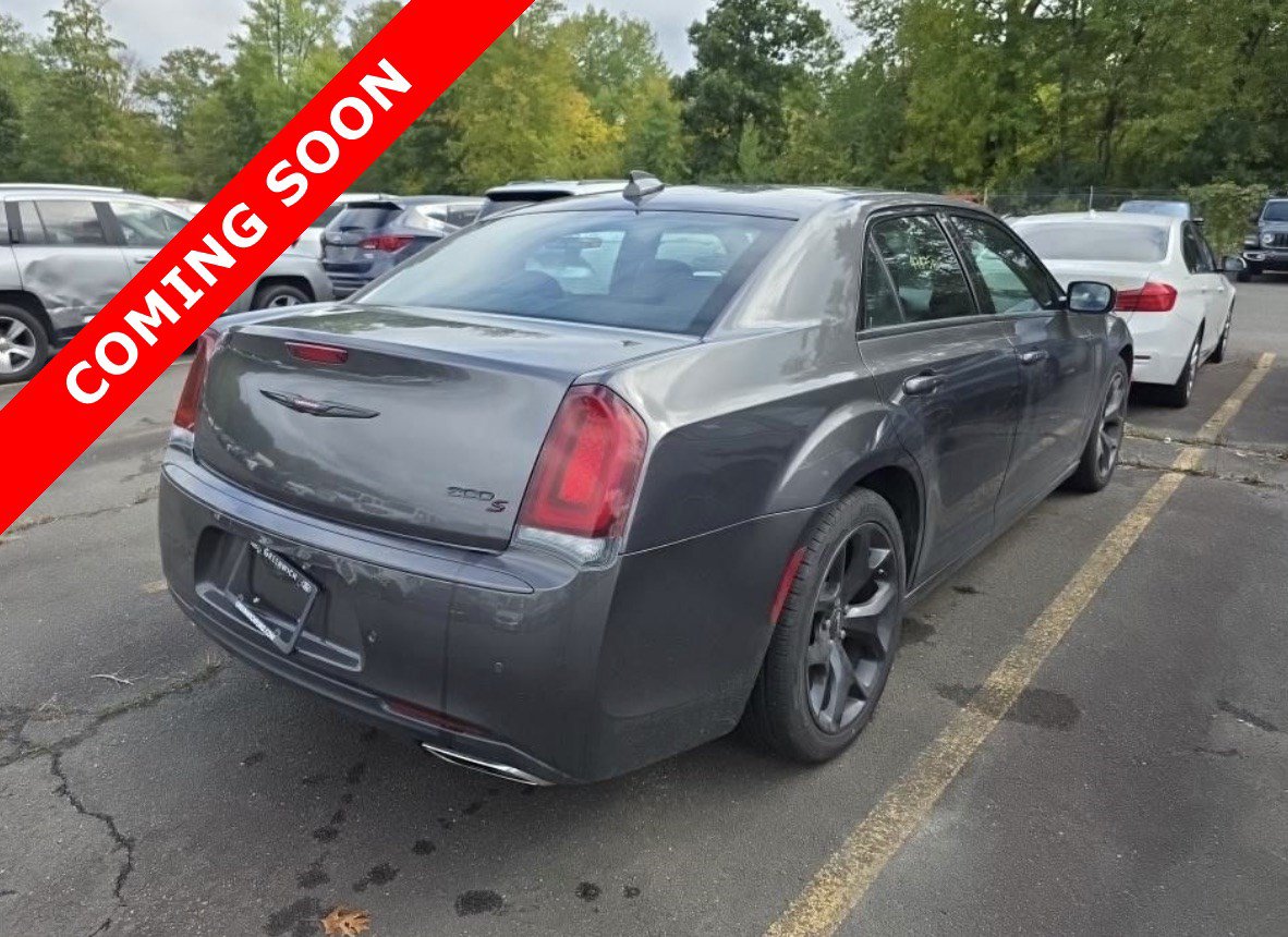Used 2022 Chrysler 300 S RWD image 4
