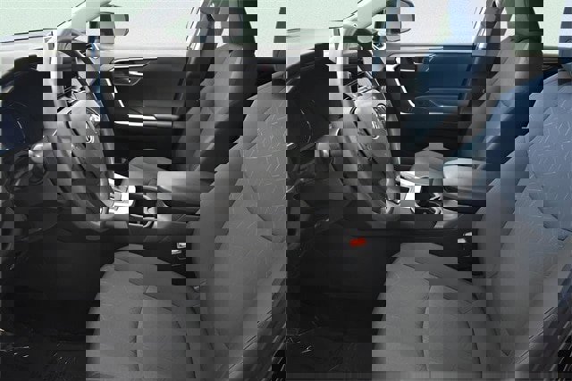 Used 2025 Toyota RAV4 XLE image 24