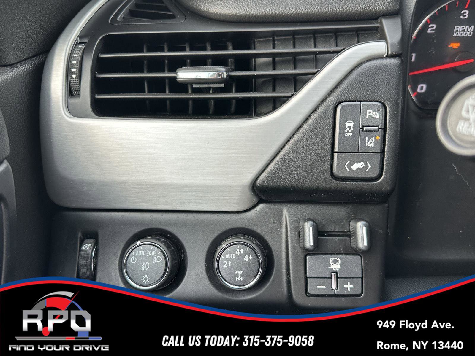 Used 2015 GMC Yukon SLE w/ Convenience Package AWD/4WD image 23
