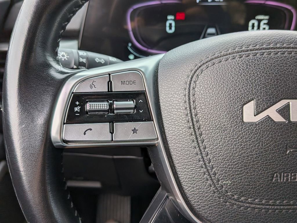 Used 2023 Kia Telluride LX image 19