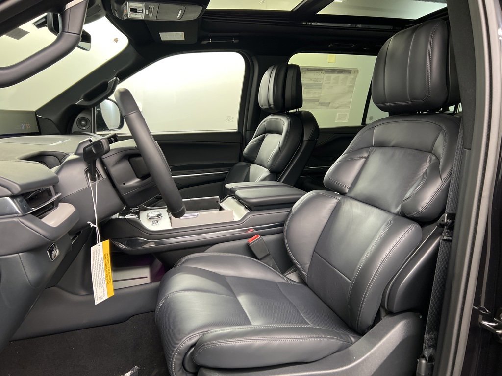 New 2026 Lincoln Navigator L Reserve w/ Jet Appearance Package image 29