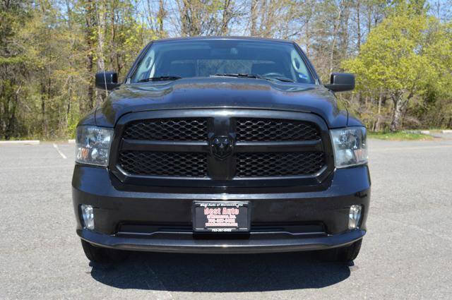 Used 2015 RAM 1500 Express w/ Black Ram 1500 Express Group AWD/4WD image 2