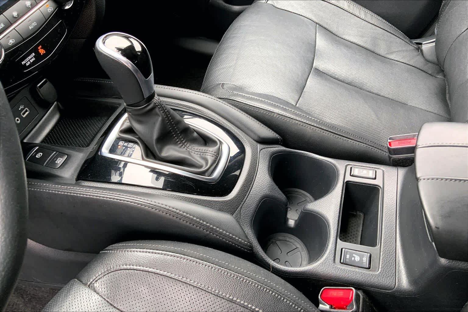 Used 2019 Nissan Rogue SL AWD/4WD image 17