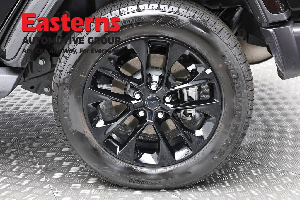 Used 2025 Jeep Wrangler Unlimited Sahara AWD/4WD image 8