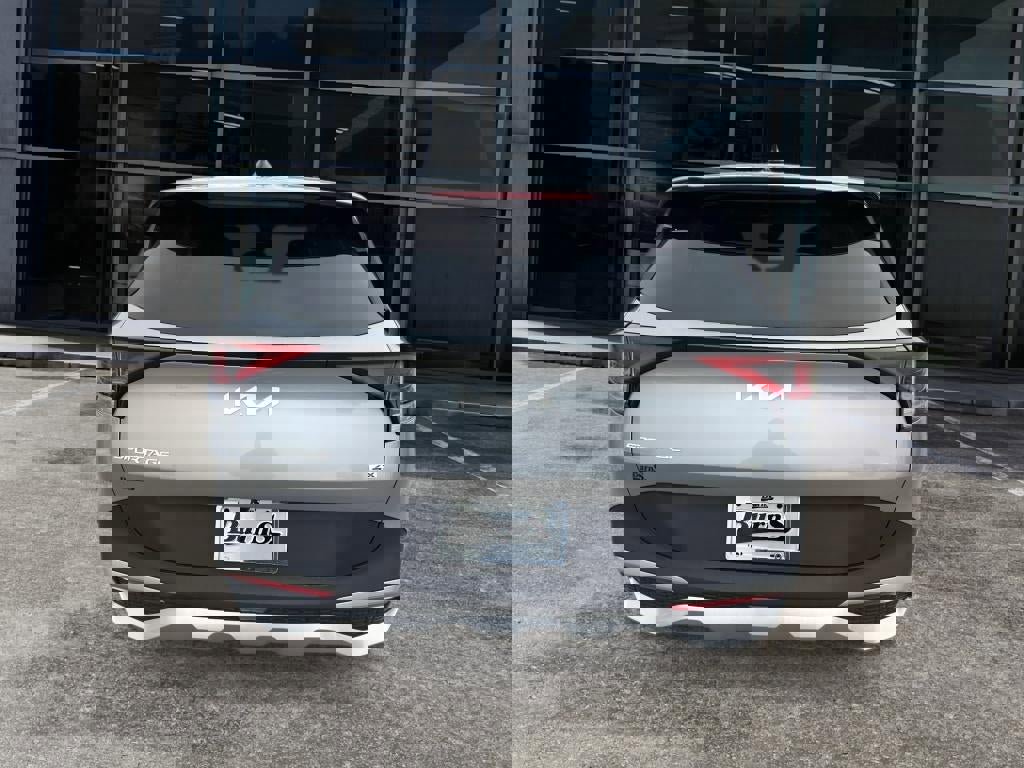 Used 2024 Kia Sportage LX image 6