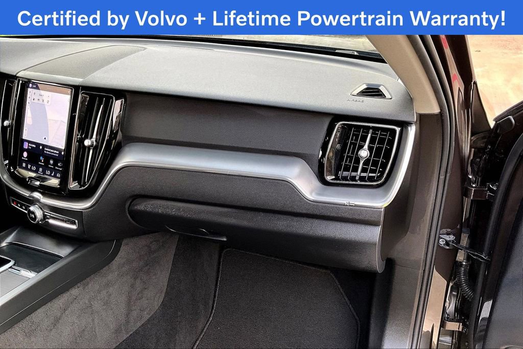 Used 2025 Volvo XC60 B5 Core image 21
