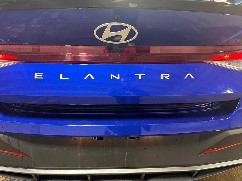 Used 2025 Hyundai Elantra Sport image 14