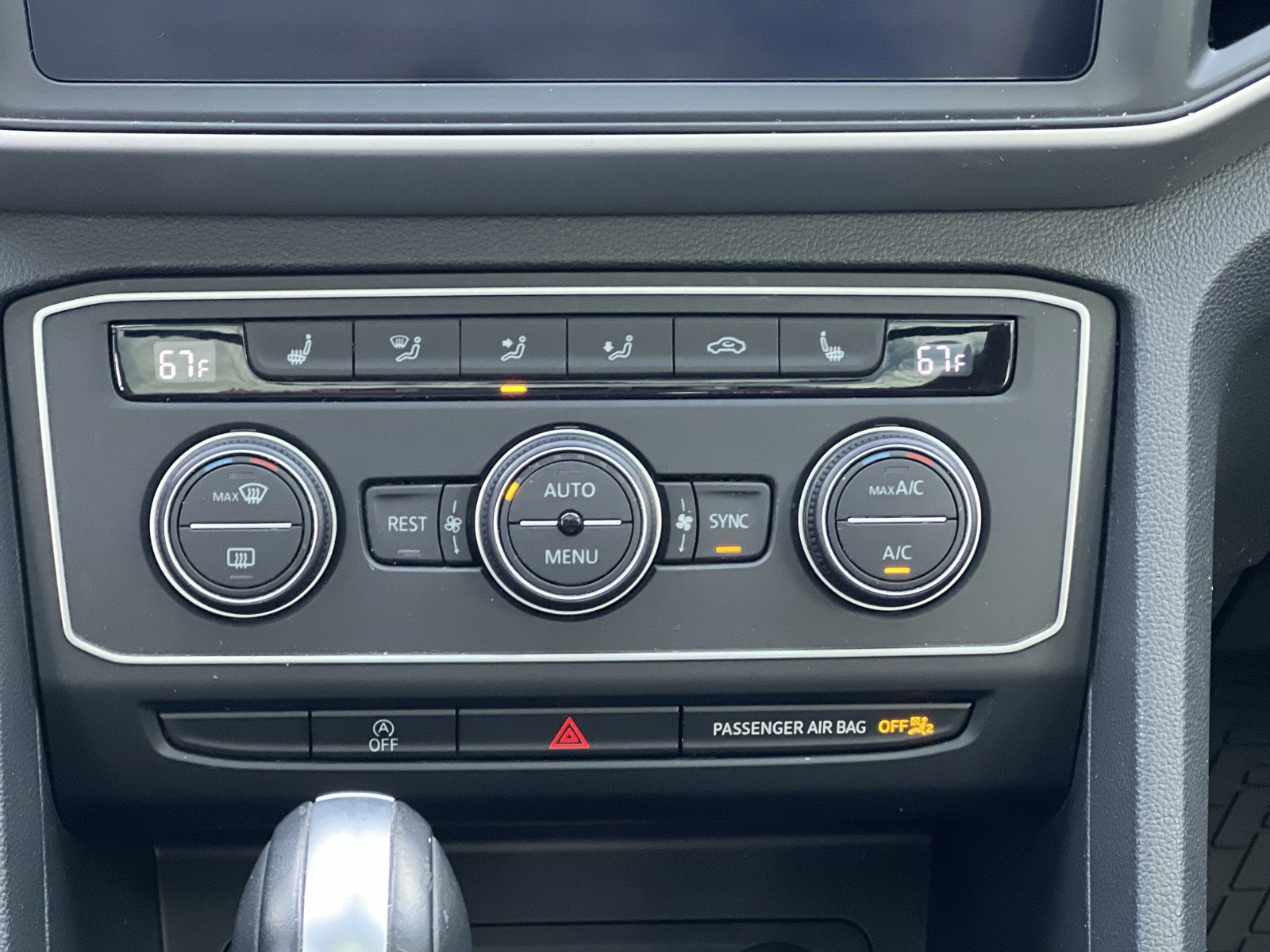 Used 2021 Volkswagen Atlas SE image 31