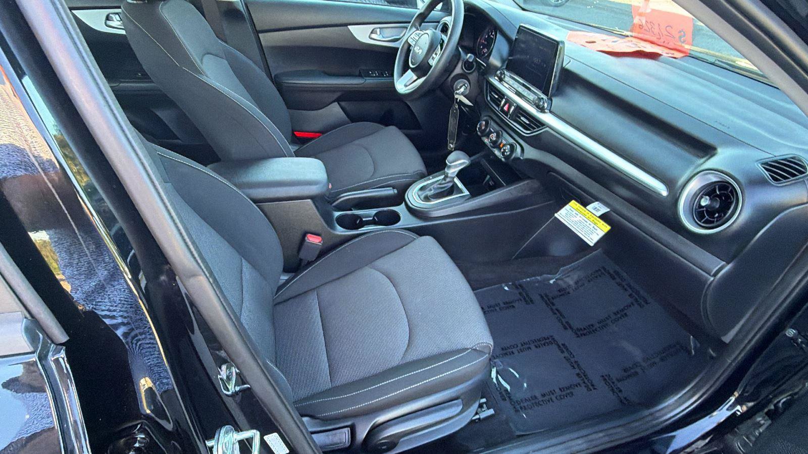 Used 2024 Kia Forte LX FWD image 19