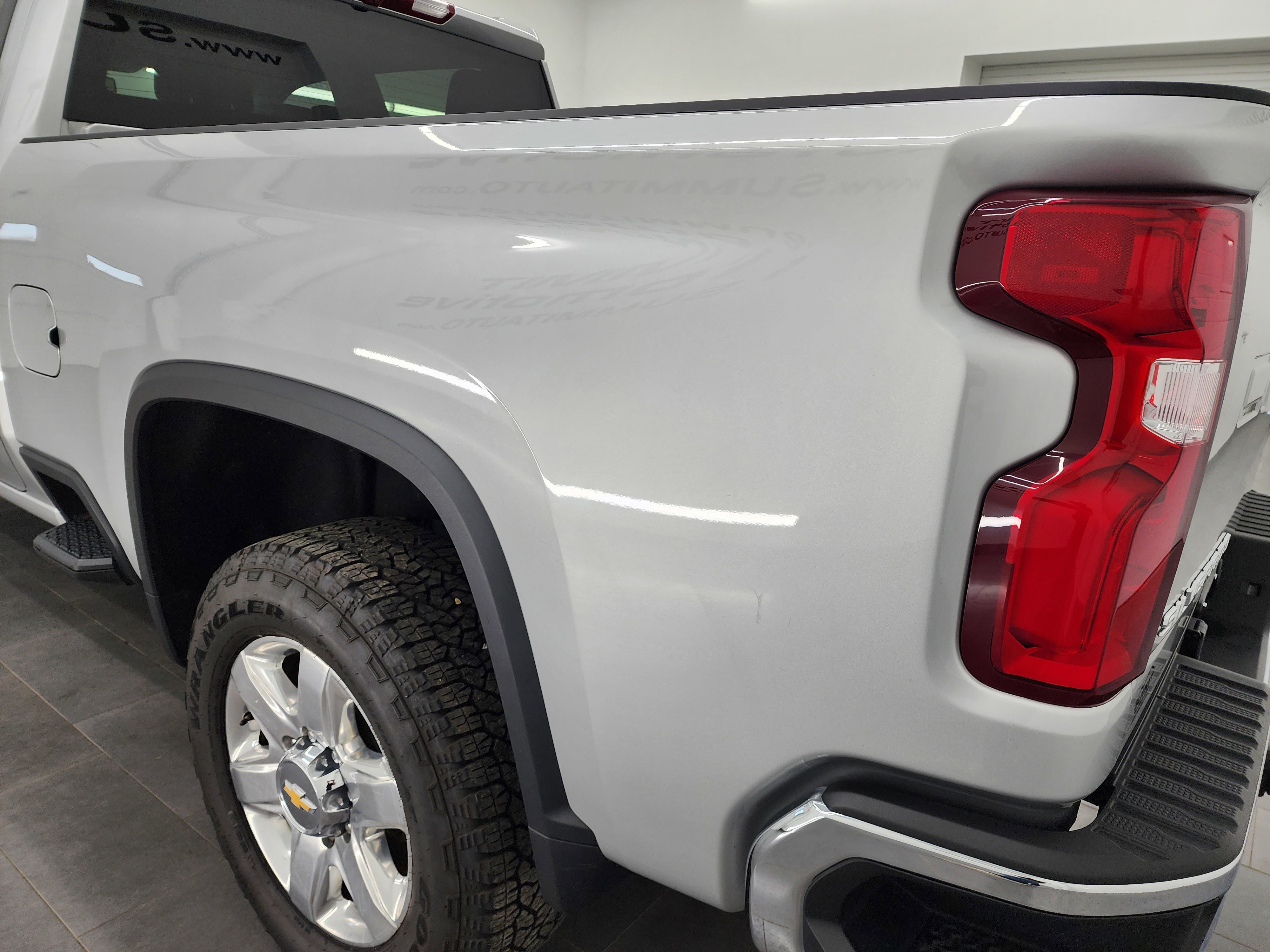 Used 2023 Chevrolet Silverado 3500 LTZ w/ Gooseneck/5TH Wheel Package AWD/4WD image 32