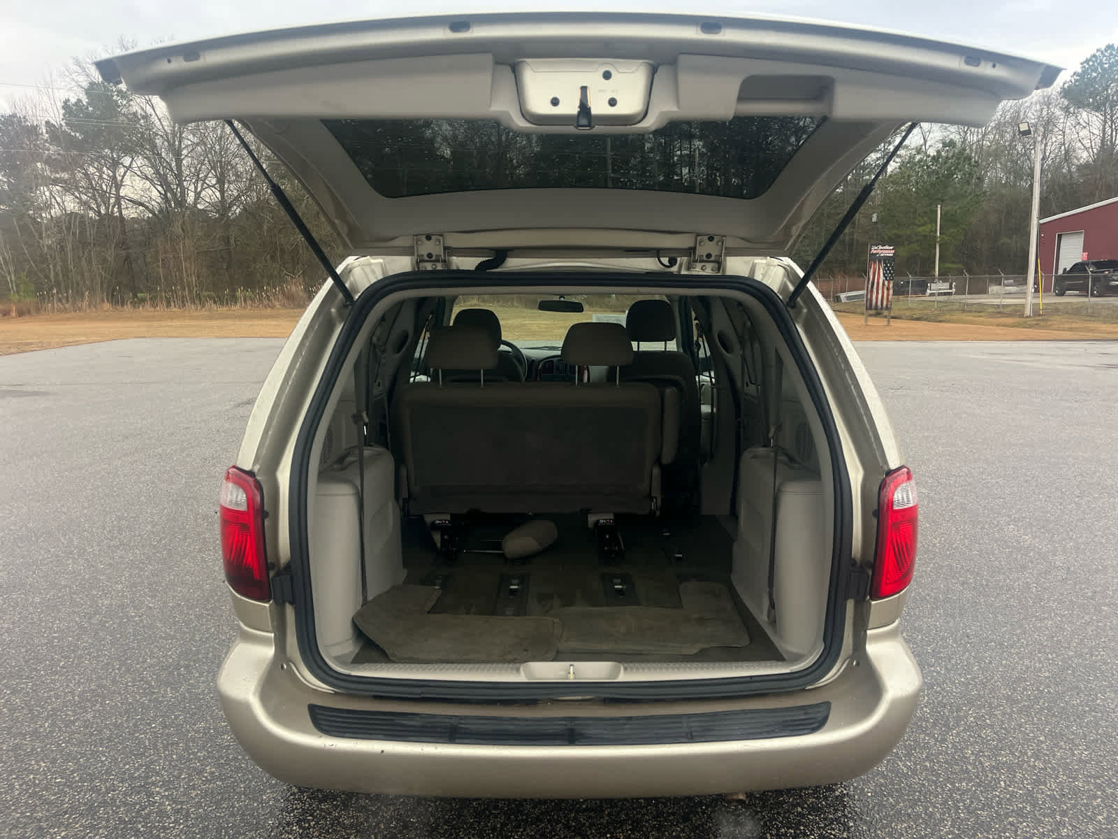 Used 2007 Chrysler Town & Country w/ Popular Equipment Group I image 15