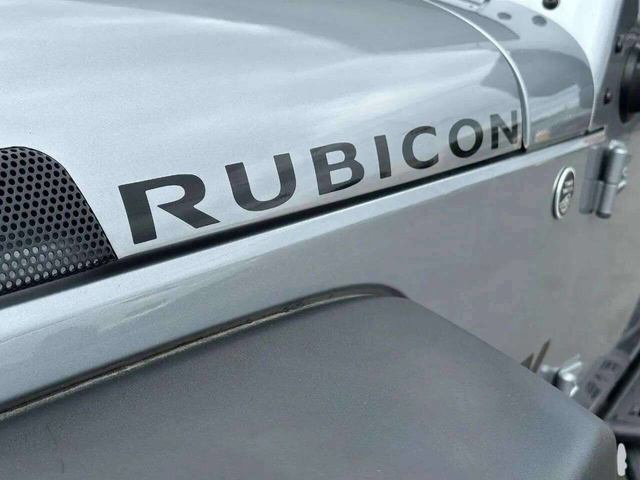 Used 2015 Jeep Wrangler Unlimited Rubicon w/ Dual Top Group AWD/4WD image 35