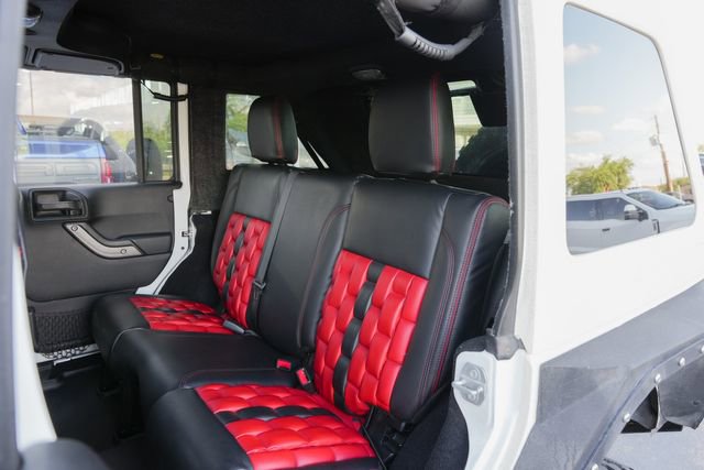 Used 2016 Jeep Wrangler Unlimited Rubicon w/ Connectivity Group image 42