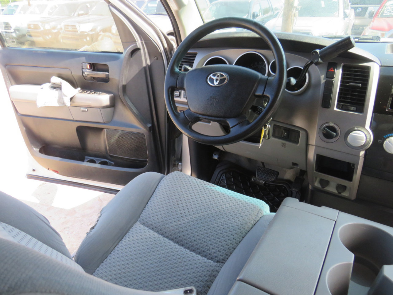 Used 2011 Toyota Tundra 4x4 Double Cab w/ Tow Pkg image 26